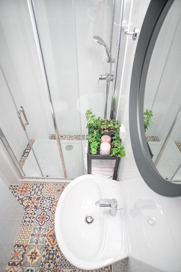 Tower Street Apartments Краків Екстер'єр фото